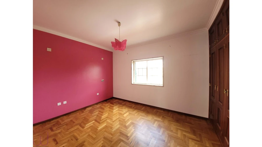 Moradia T5 para Venda em Porto Salvo Foto 32