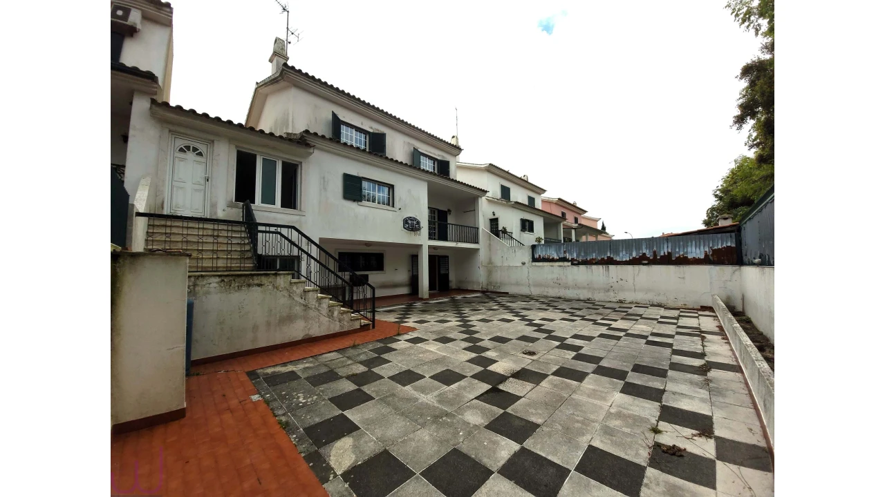 Moradia T5 para Venda em Porto Salvo Foto 57