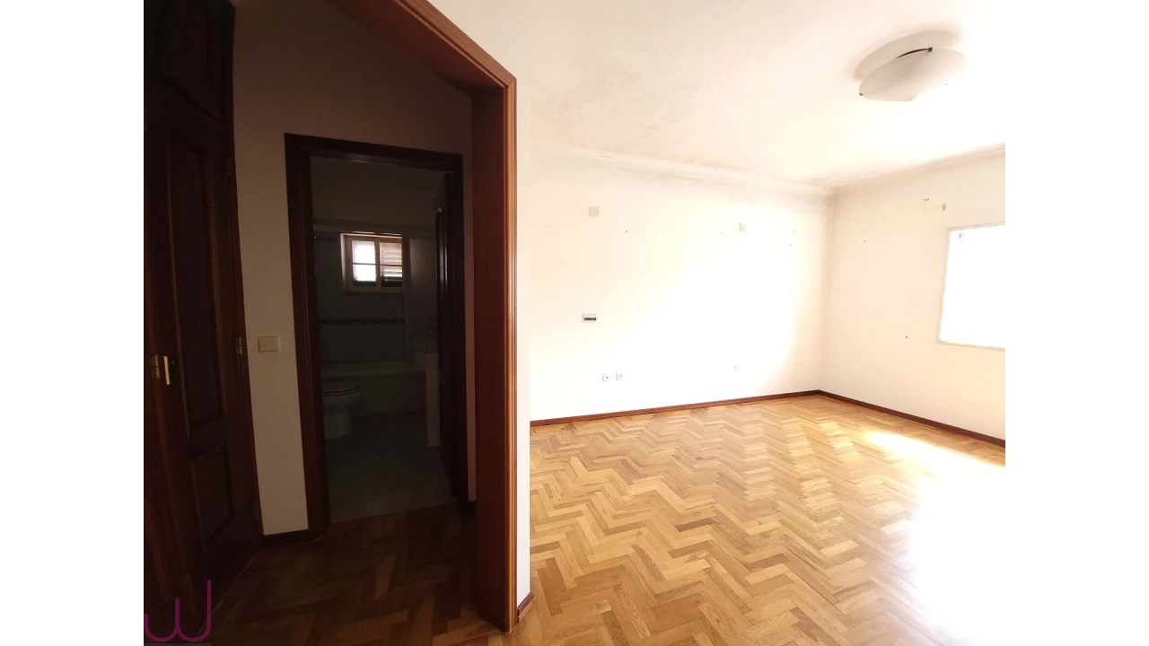 Moradia T5 para Venda em Porto Salvo Foto 29