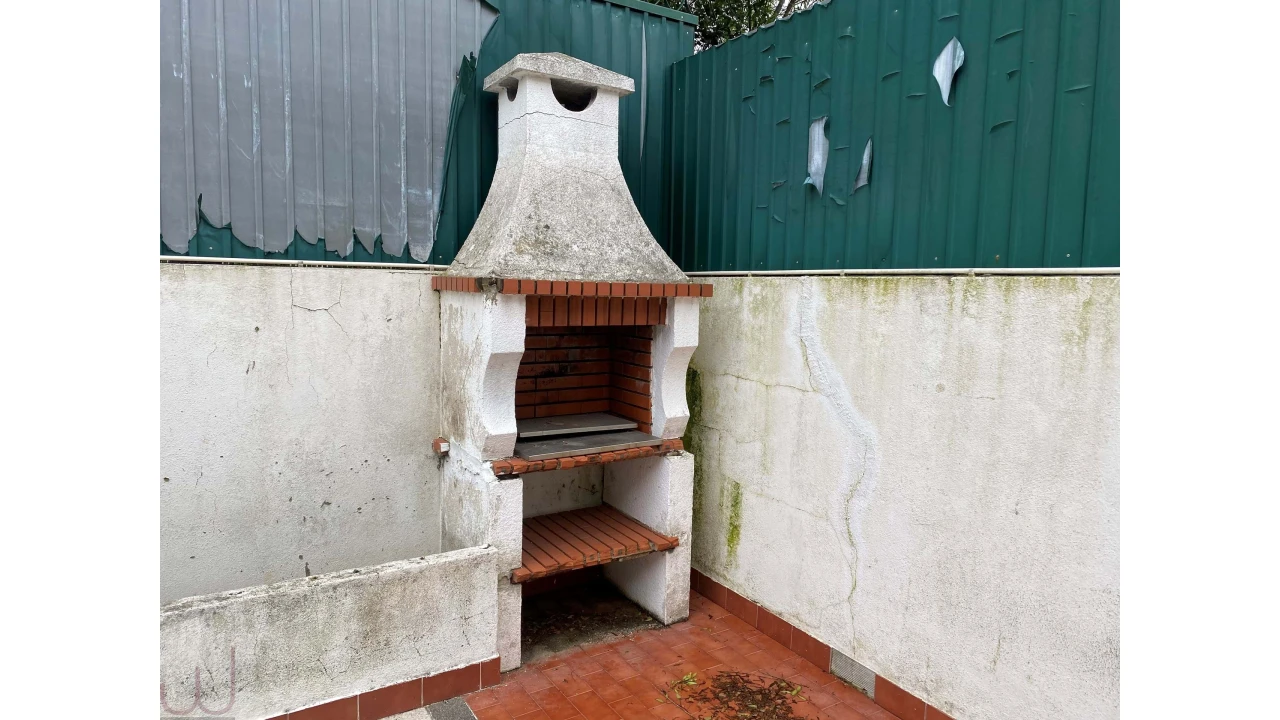 Moradia T5 para Venda em Porto Salvo Foto 58