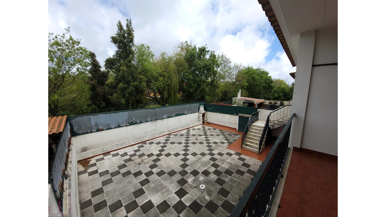 Moradia T5 para Venda em Porto Salvo Foto 5