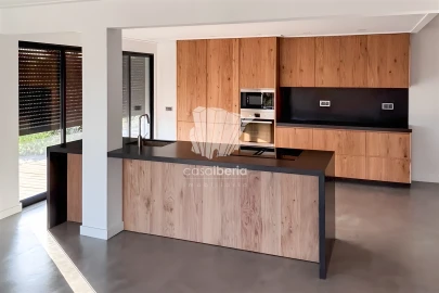 Moradia T7 para Venda em Quarteira