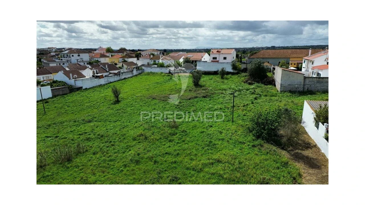 Terreno para Venda em São Vicente do Paul e Vale de Figueira Foto 1