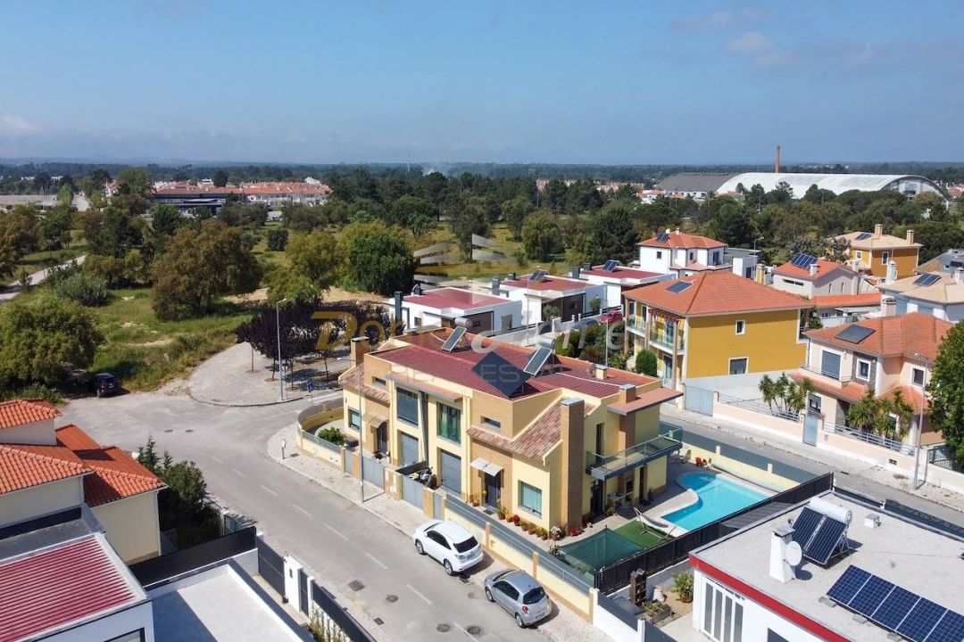 Moradia T4 para Venda em Azeitão (São Lourenço e São Simão) Foto 44