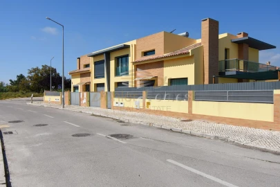 Moradia T4 para Venda em Azeitão (São Lourenço e São Simão)