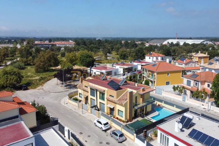 Moradia T4 para Venda em Azeitão (São Lourenço e São Simão) Foto 44
