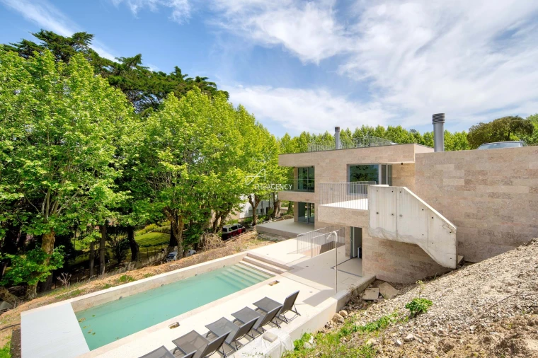 Moradia T4 para Venda em Agualva e Mira-Sintra Foto 12