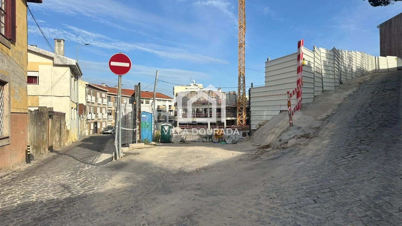 Apartamento para Venda em Santa Marinha e São Pedro da Afurada Foto 2