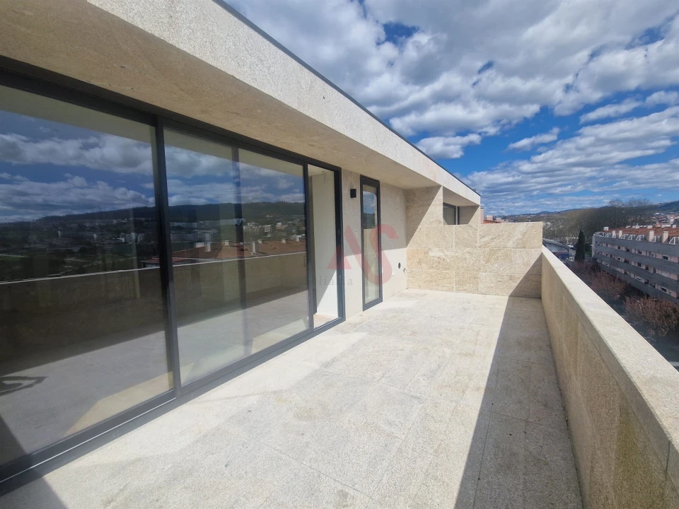 Apartamento T2 para Venda em Creixomil Foto 3