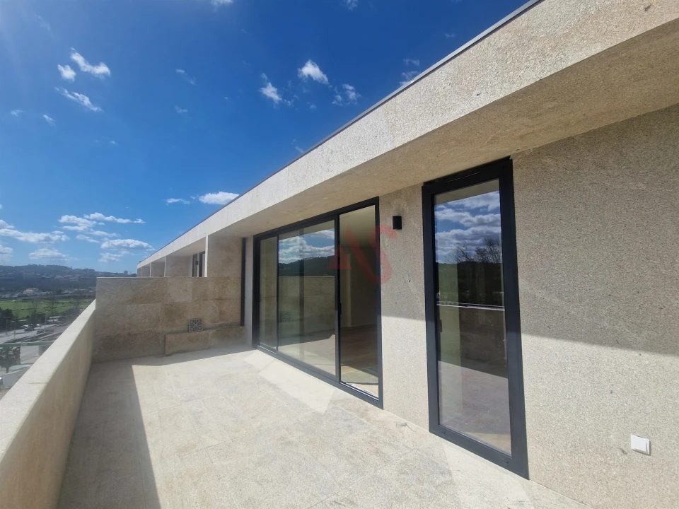 Apartamento T2 para Venda em Creixomil Foto 2