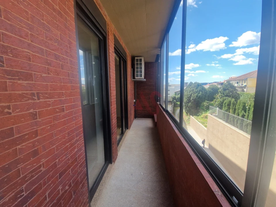 Apartamento T2 para Venda em Creixomil Foto 13