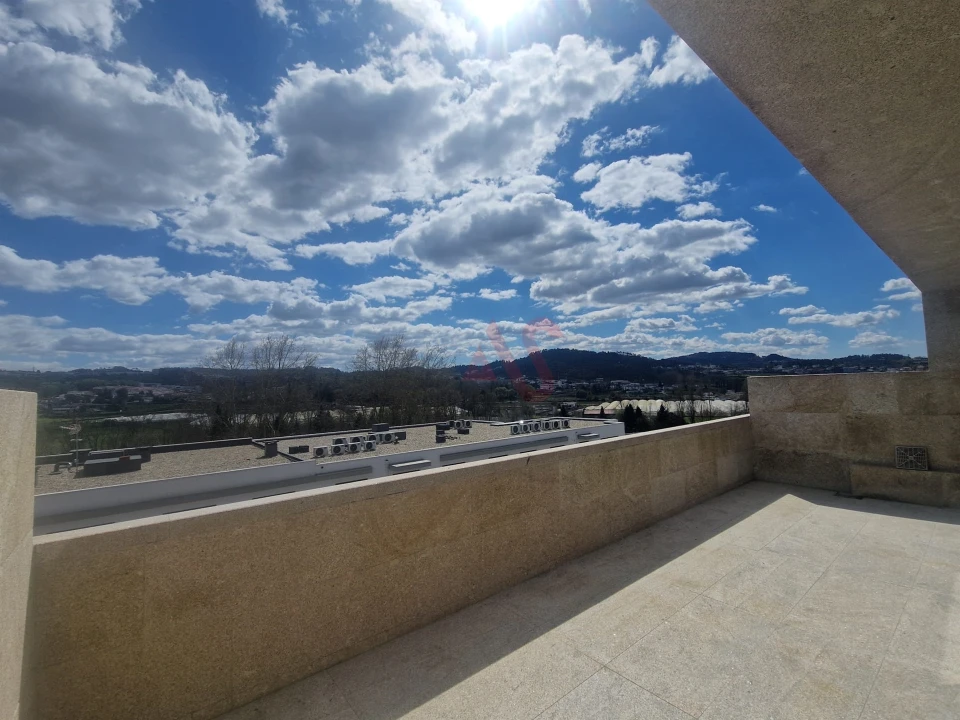 Apartamento T2 para Venda em Creixomil Foto 4