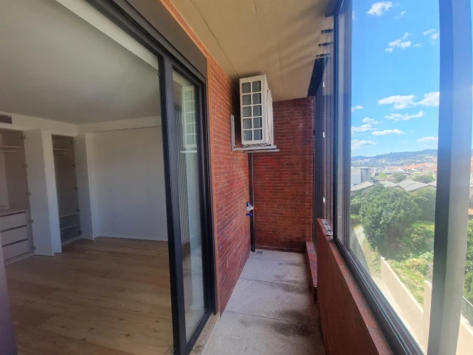 Apartamento T2 para Venda em Creixomil Foto 11