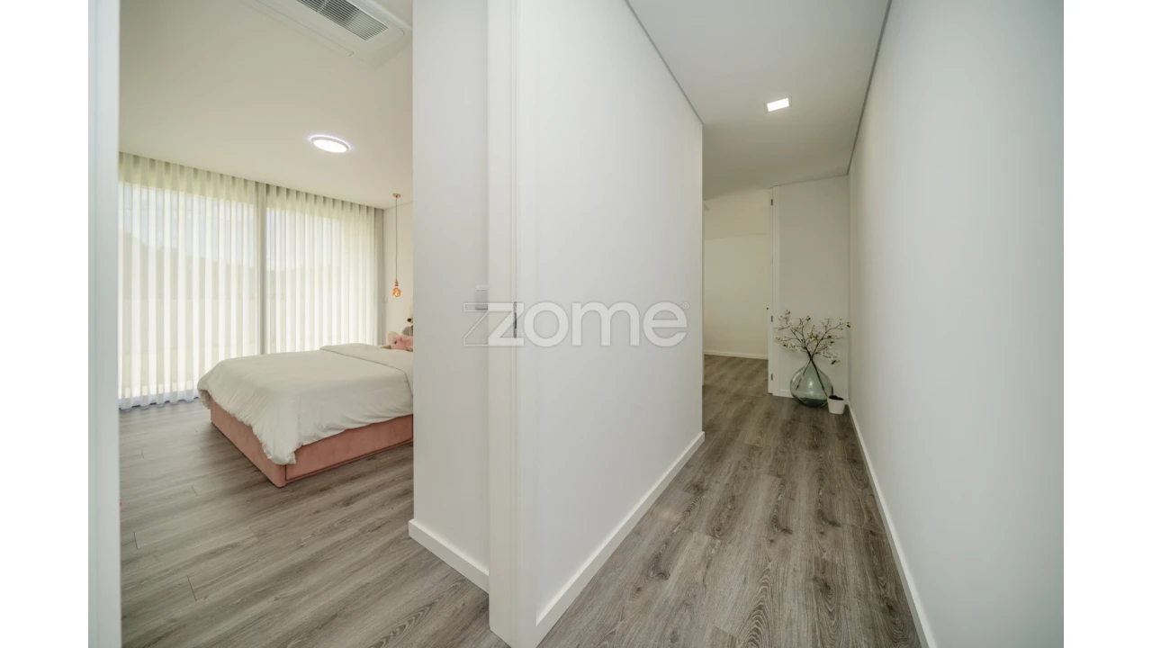Moradia T3 para Venda em Chafe Foto 19