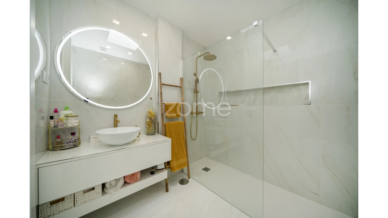 Moradia T3 para Venda em Chafe Foto 26