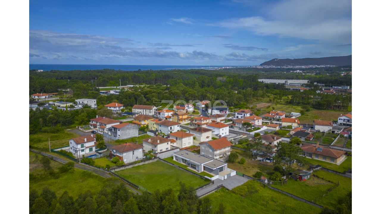 Moradia T3 para Venda em Chafe Foto 5