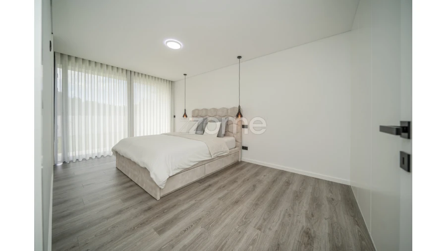 Moradia T3 para Venda em Chafe Foto 28