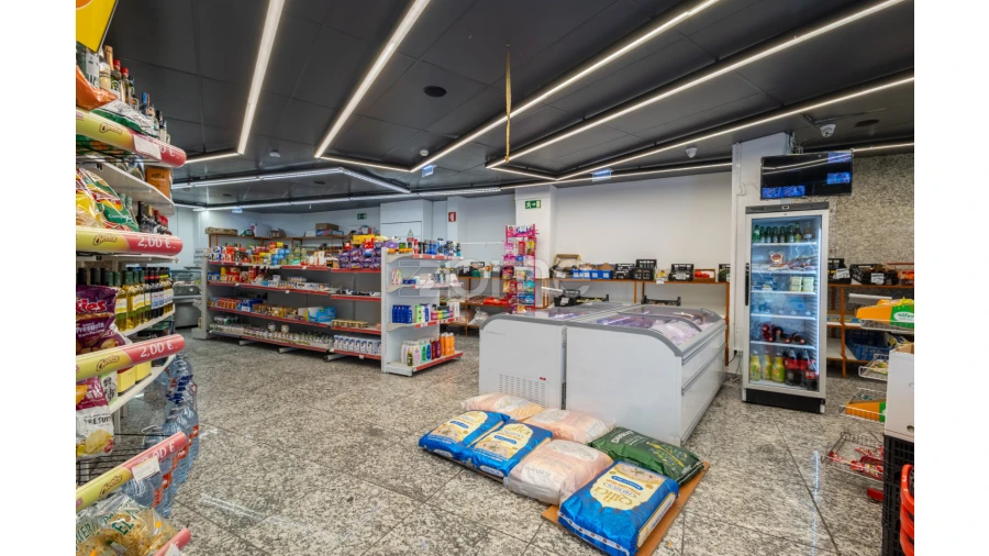 Negócio para Venda em Venteira Foto 11