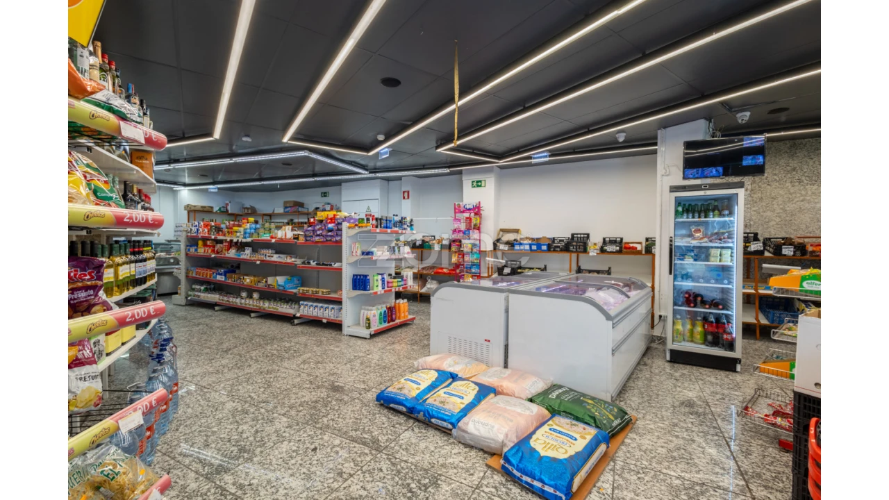 Negócio para Venda em Venteira Foto 11