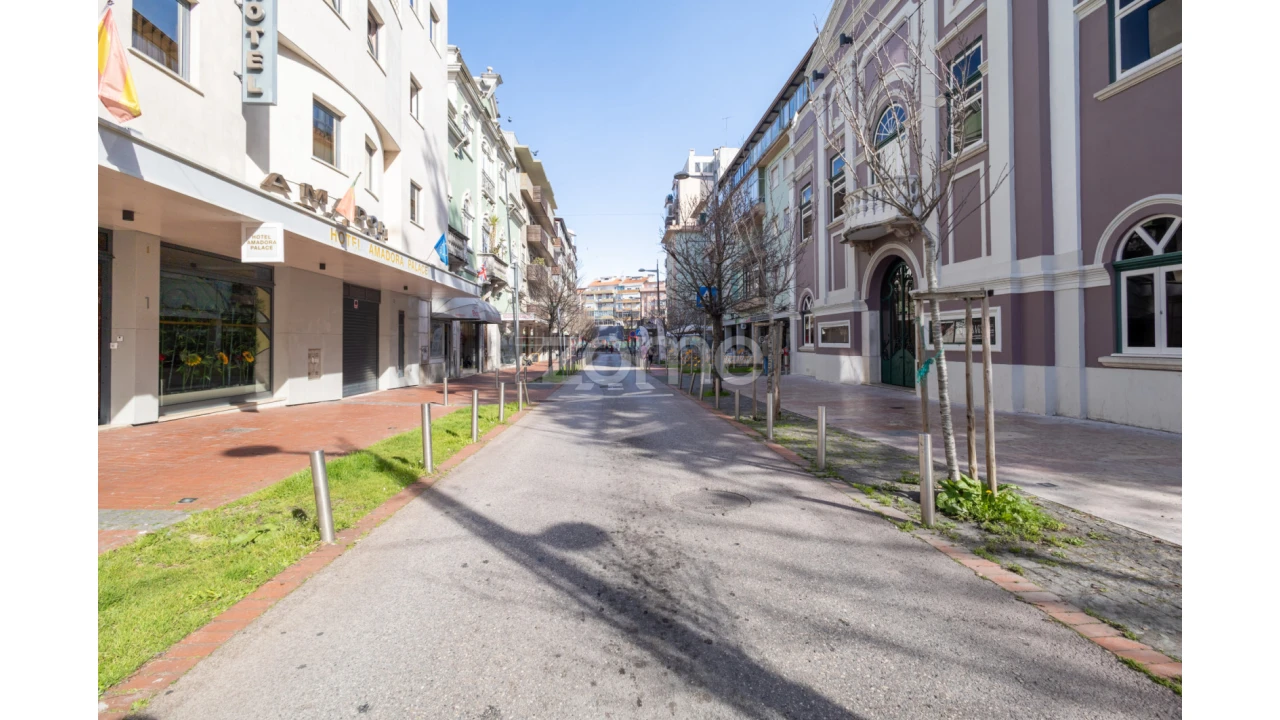 Negócio para Venda em Venteira Foto 28