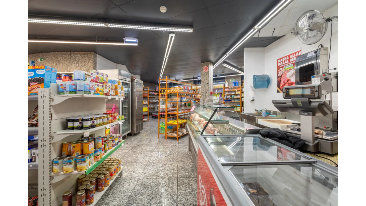 Negócio para Venda em Venteira Foto 18