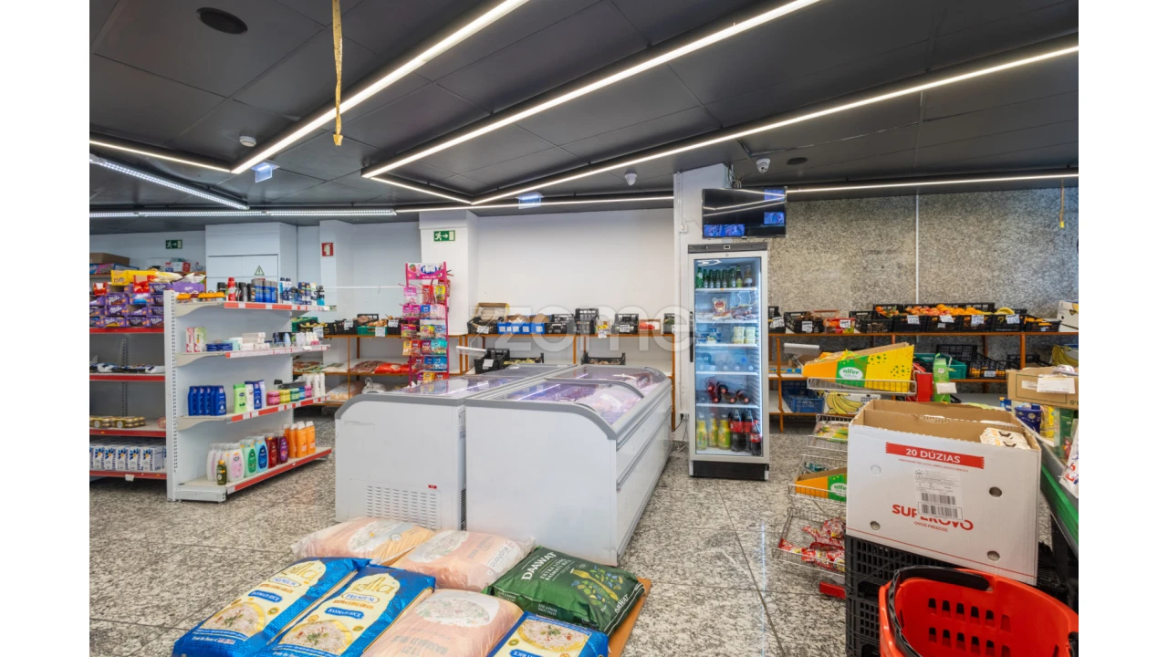 Negócio para Venda em Venteira Foto 12