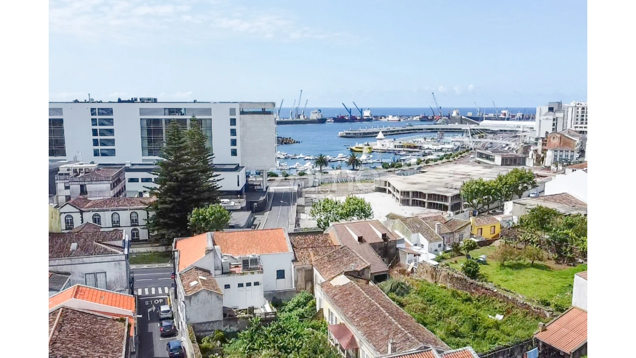 Moradia T2 para Venda em Ponta Delgada (São Pedro) Foto 1