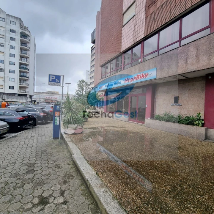 Loja para Arrendamento em Mafamude e Vilar do Paraíso Foto 11