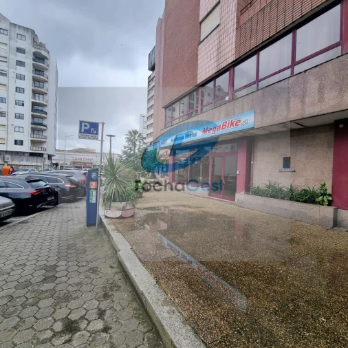 Loja para Arrendamento em Mafamude e Vilar do Paraíso Foto 11