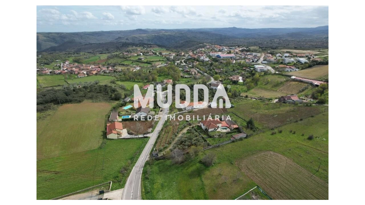 Moradia T4 para Venda em São Pedro de Serracenos Foto 11