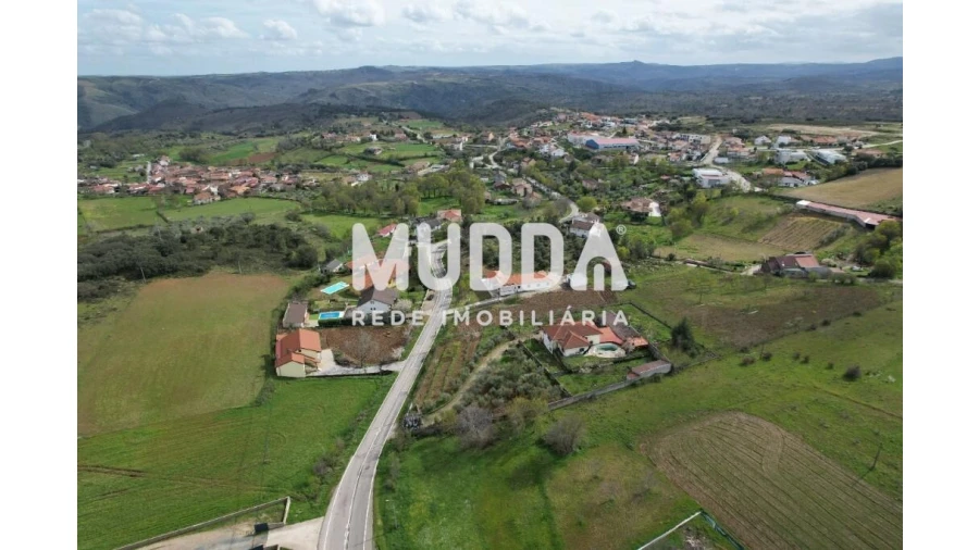 Moradia T4 para Venda em São Pedro de Serracenos Foto 11