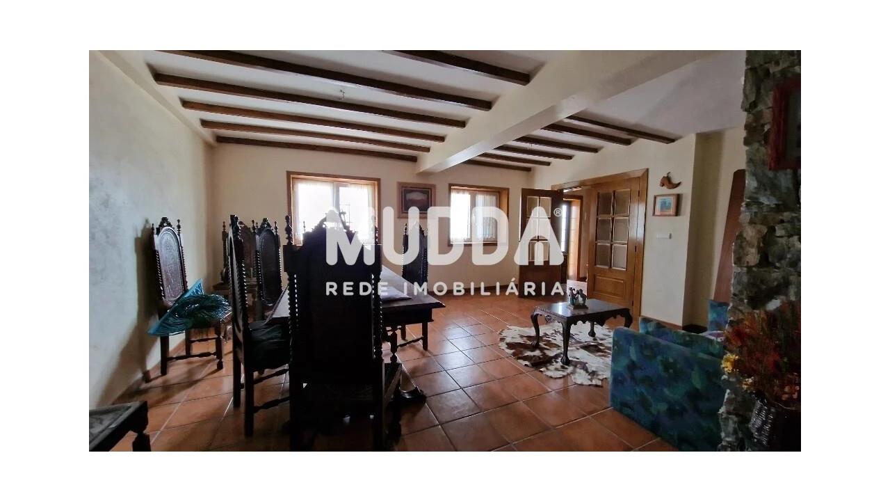 Moradia T4 para Venda em São Pedro de Serracenos Foto 3