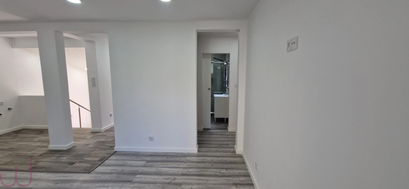 Apartamento T2 para Venda em Rio de Mouro Foto 17