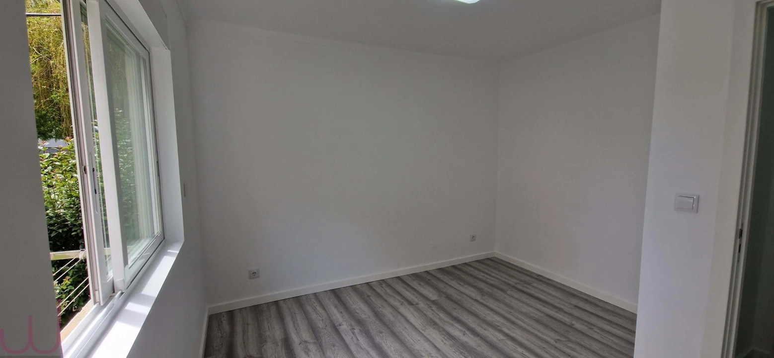 Apartamento T2 para Venda em Rio de Mouro Foto 25