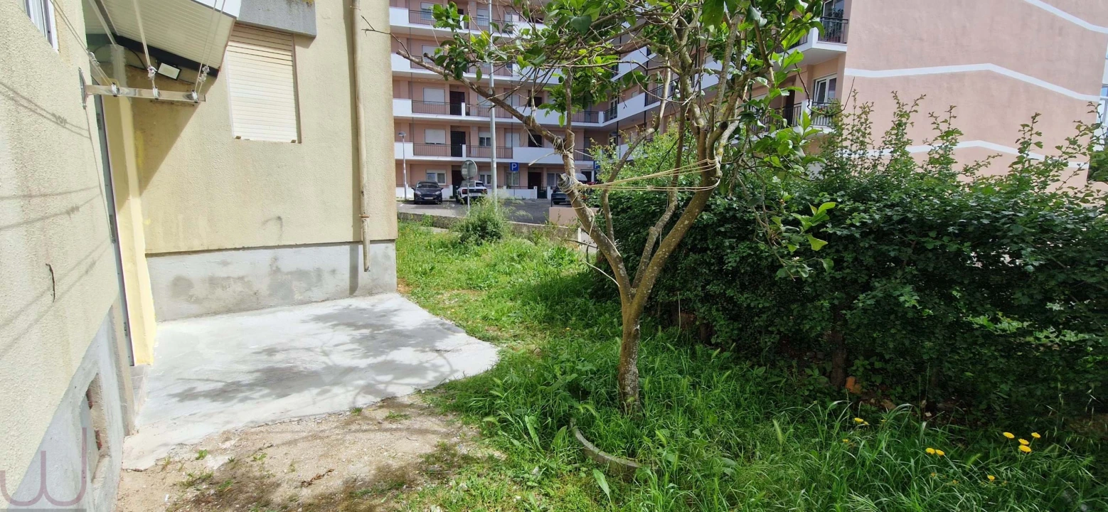 Apartamento T2 para Venda em Rio de Mouro Foto 12