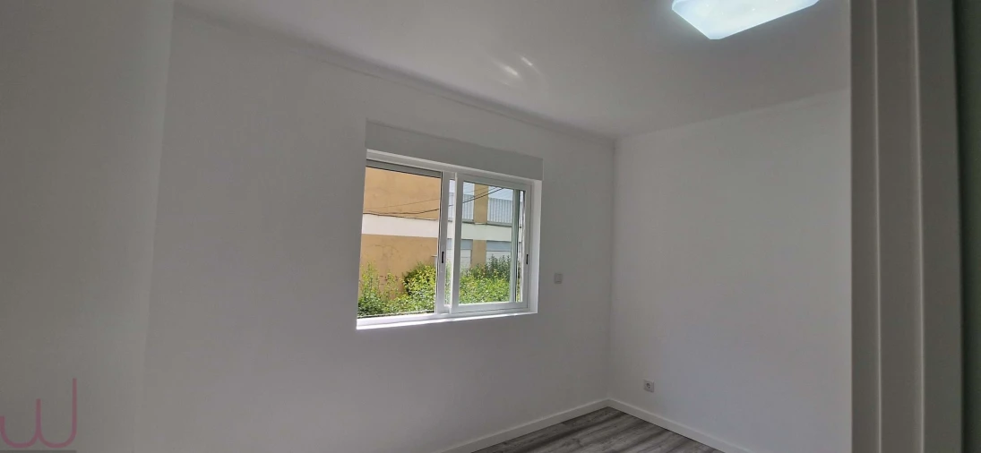 Apartamento T2 para Venda em Rio de Mouro Foto 24
