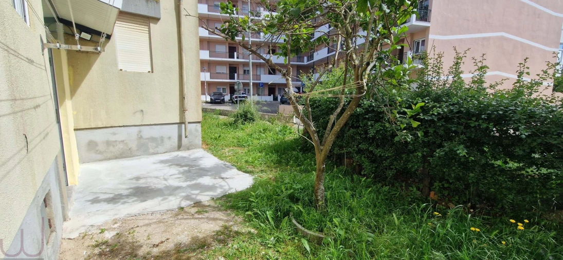 Apartamento T2 para Venda em Rio de Mouro Foto 12