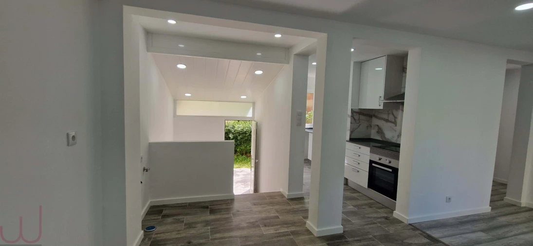 Apartamento T2 para Venda em Rio de Mouro Foto 8