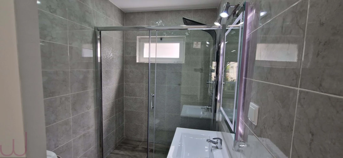 Apartamento T2 para Venda em Rio de Mouro Foto 18