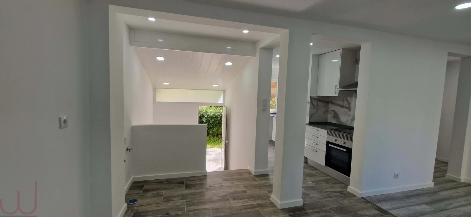 Apartamento T2 para Venda em Rio de Mouro Foto 8