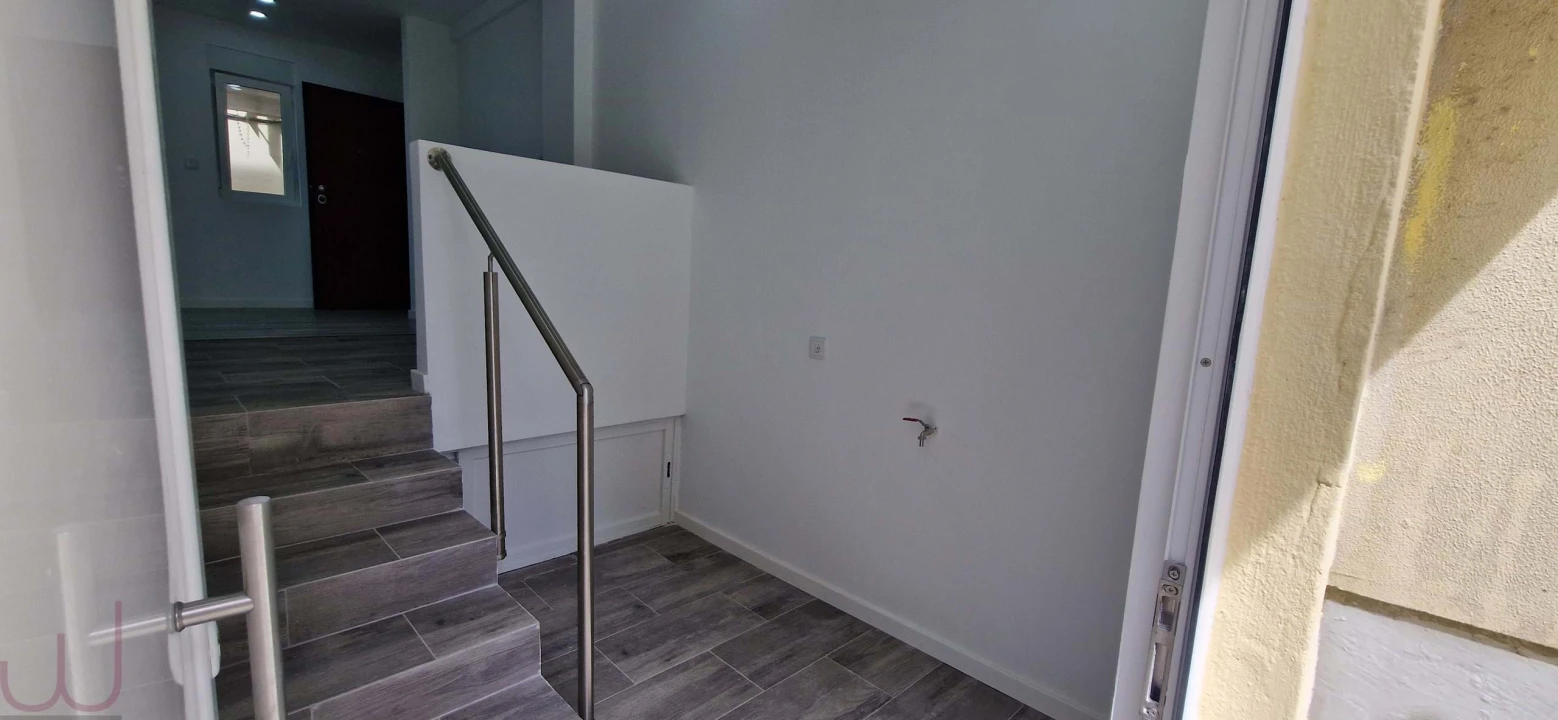 Apartamento T2 para Venda em Rio de Mouro Foto 11