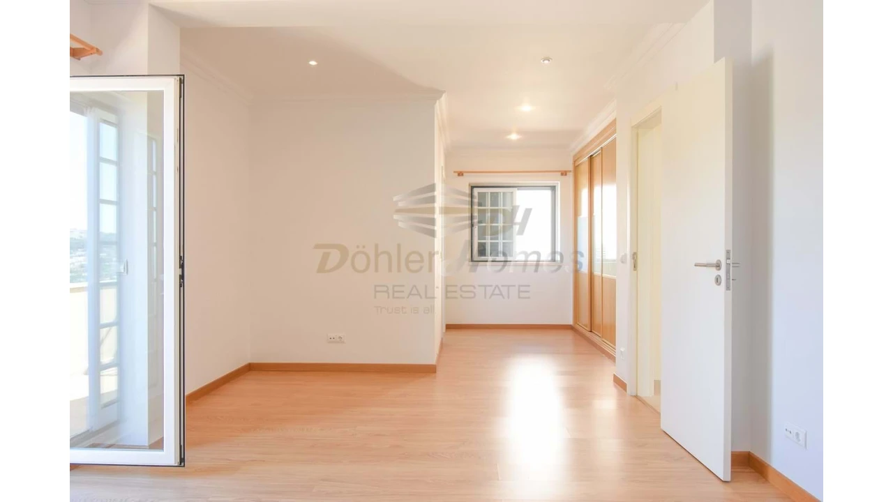 Moradia T5 para Venda em Ramada e Caneças Foto 23