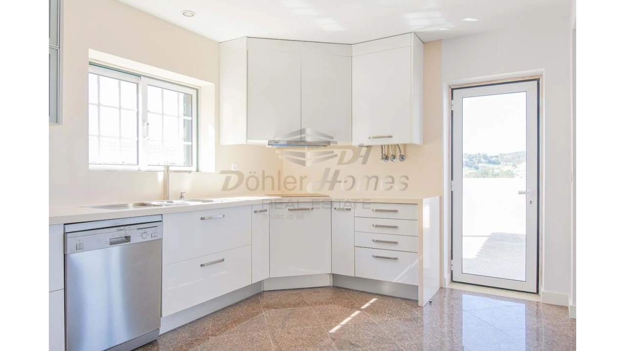 Moradia T5 para Venda em Ramada e Caneças Foto 9