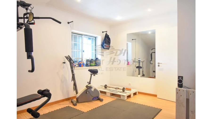 Moradia T5 para Venda em Ramada e Caneças Foto 30