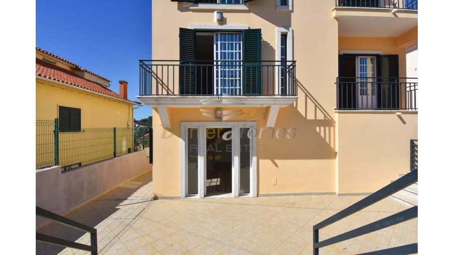 Moradia T5 para Venda em Ramada e Caneças Foto 2