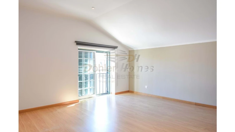 Moradia T5 para Venda em Ramada e Caneças Foto 27