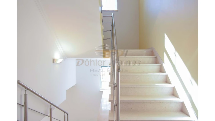 Moradia T5 para Venda em Ramada e Caneças Foto 26