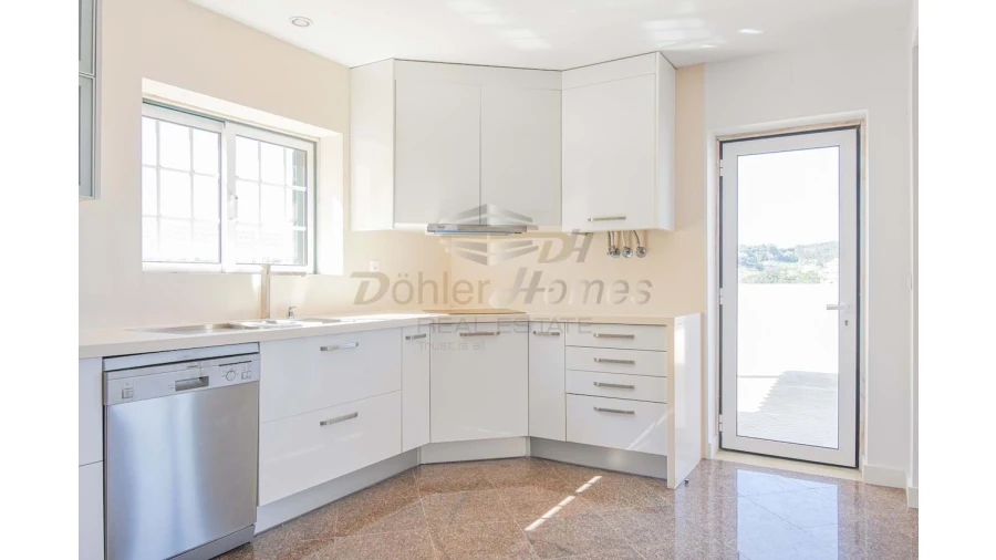 Moradia T5 para Venda em Ramada e Caneças Foto 9