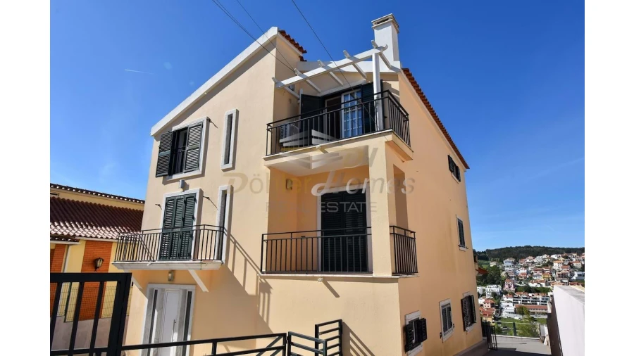 Moradia T5 para Venda em Ramada e Caneças