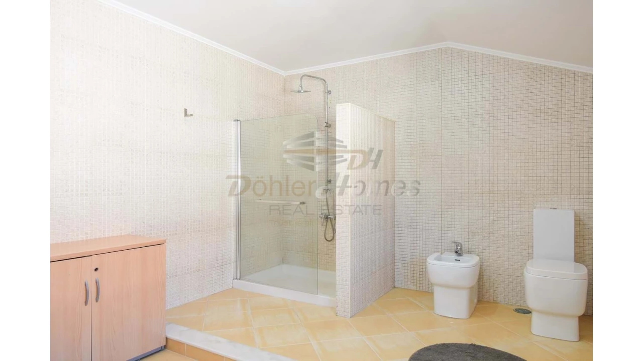 Moradia T5 para Venda em Ramada e Caneças Foto 34